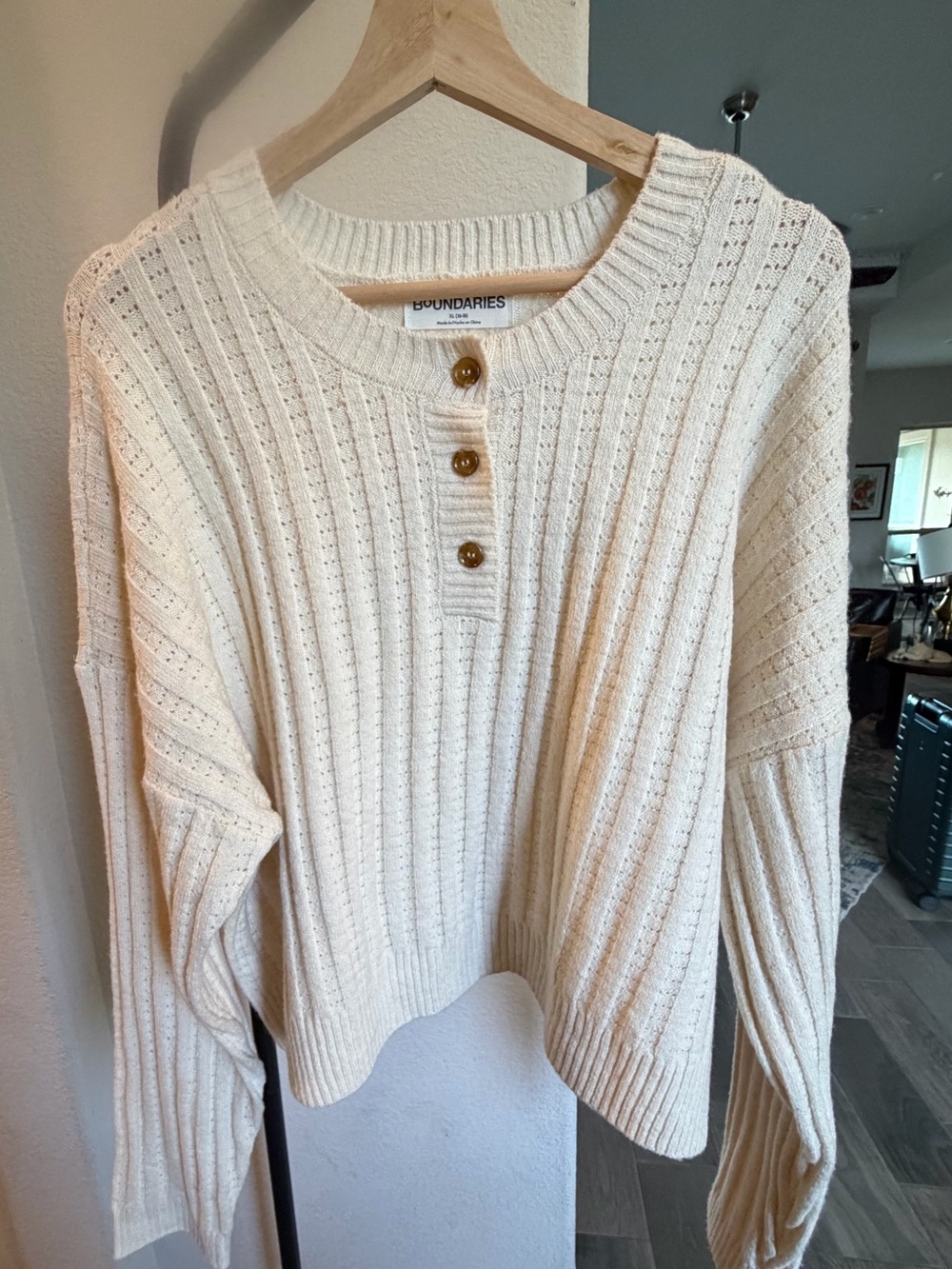 No Boundaries Cream Ribbed Henley Pullover XL